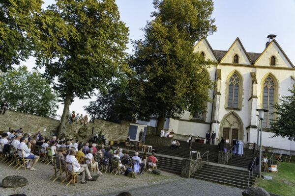 Aufführung Sommer auf dem Burgplatz